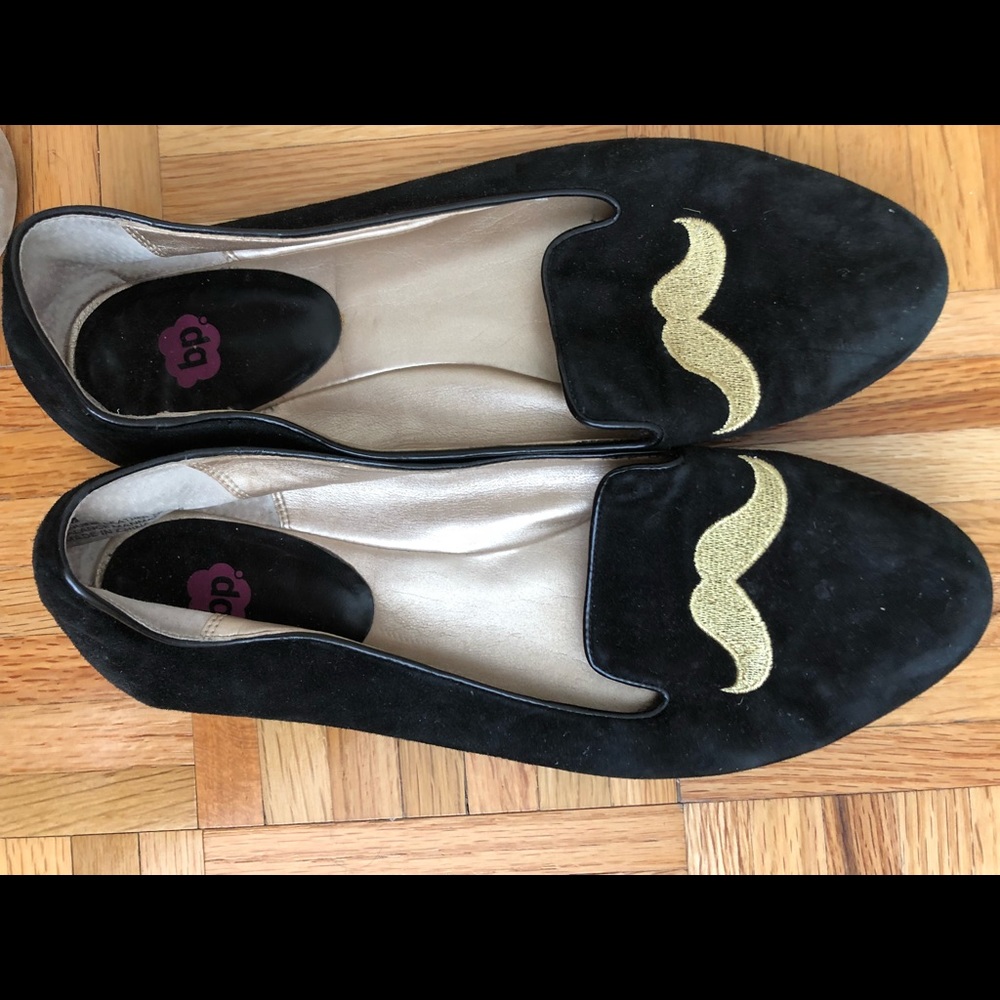 Bp smoking slipper with embroidered moustache